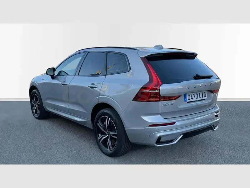 Usado Volvo XC60 R-Design 350 CV (257 kW) 2022 Gris / plata SUV