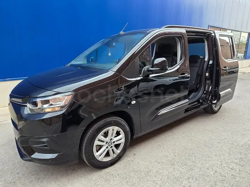 Usado Toyota Proace Verso Active 131 CV (96 kW) 2025 Negro Familiar