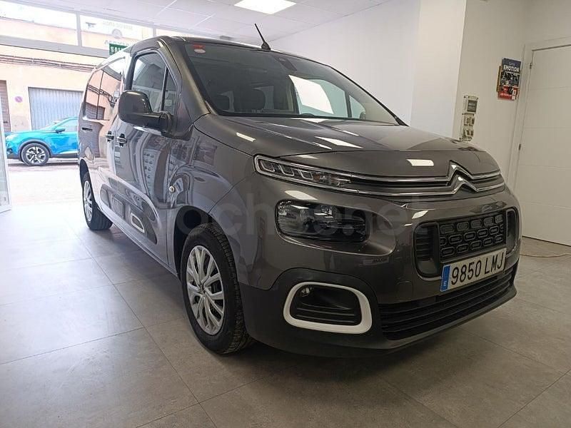 Usado Citroën Berlingo Feel 110 CV (80 kW) 2021 Gris / plata Monovolumen