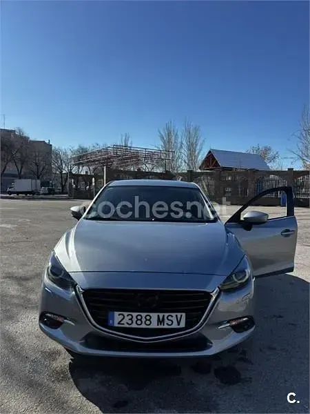 Usado Mazda 3 100 CV (73 kW) 2017 Gris / plata Berlina