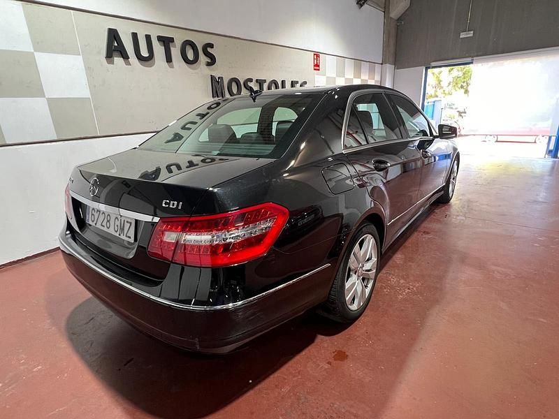 Usado Mercedes E250 Avantgarde 204 CV (150 kW) 2009 Negro Berlina