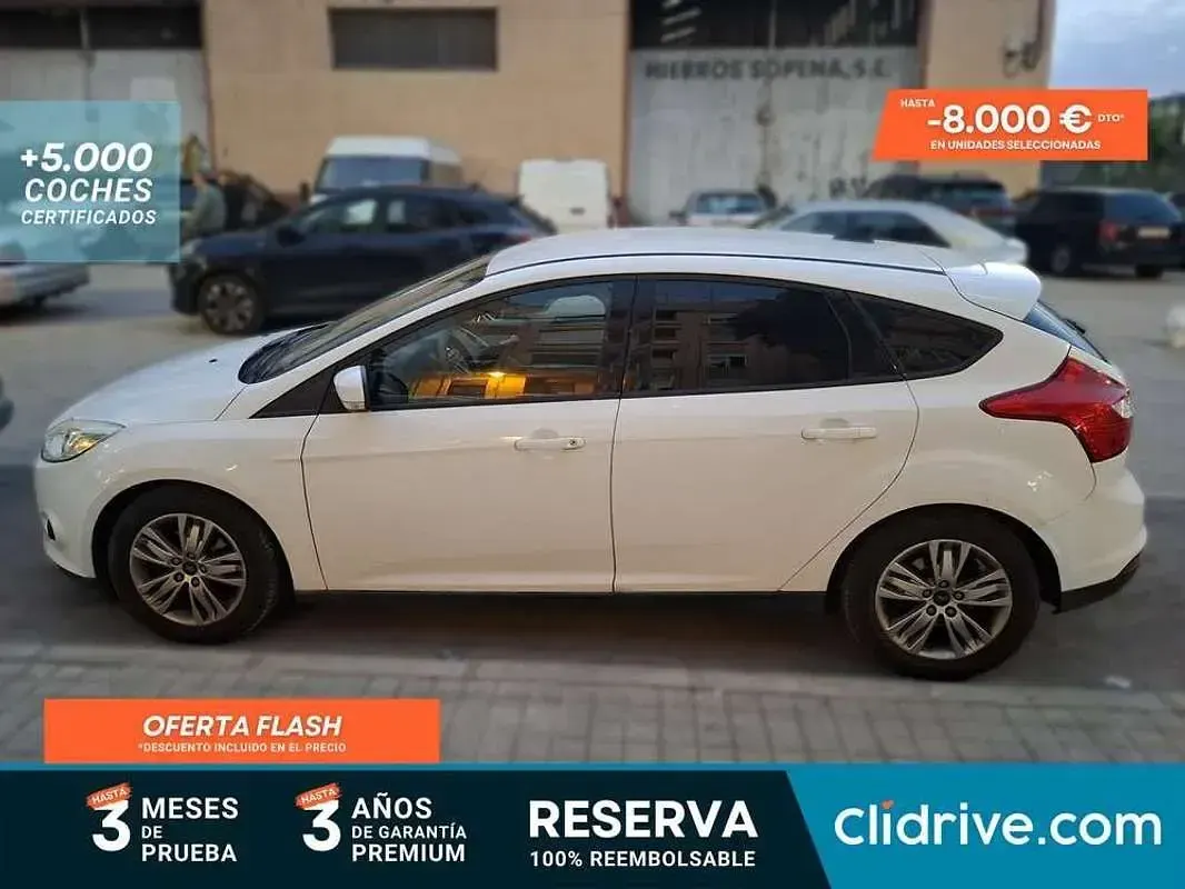 Usado Ford Focus Trend 101 CV (74 kW) 2012 Blanco Utilitario