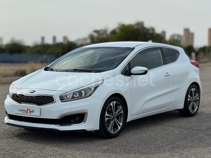 Blanco Usado 2018 Kia ProCeed Utilitario | 10.995 € (Precio justo) - Imagen 1/4