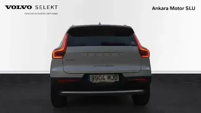 Usado Volvo XC40 Core 211 HP (155 kW) 2023 Branco SUV
