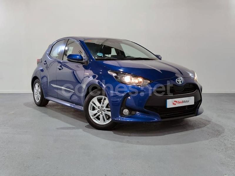 Azul Usado 2023 Toyota Yaris Hybrid Active Berlina | 20.899 € (Precio justo) - Imagen 1/4