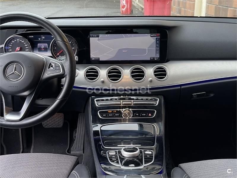 Usado Mercedes E220 194 CV (142 kW) 2018 Azul Berlina
