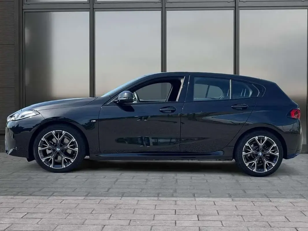 Usado BMW 120 M Sport 170 CV (125 kW) 2025 Negro Utilitario