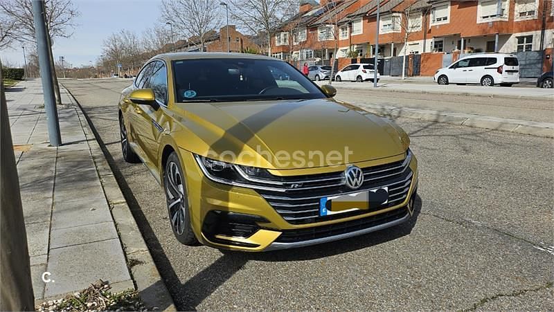 Usado VW Arteon R-line 150 CV (110 kW) 2018 Amarillo Utilitario