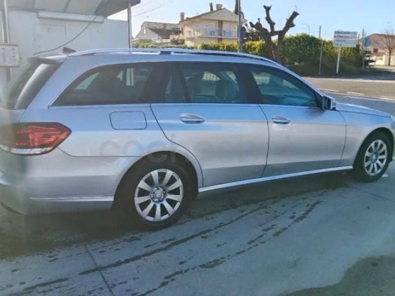 Usado Mercedes E200 150 CV (110 kW) 2017 Gris / plata Familiar