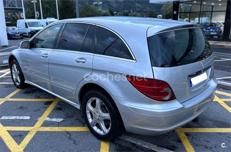 Usado Mercedes R320 224 CV (164 kW) 2006 Gris / plata Monovolumen