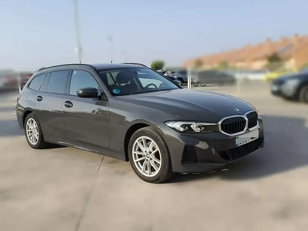 Usado BMW 320 190 CV (139 kW) 2023 Gris Familiar