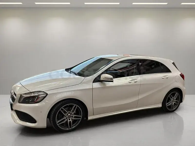 Usado Mercedes A250 218 CV (160 kW) 2018 Blanco Berlina