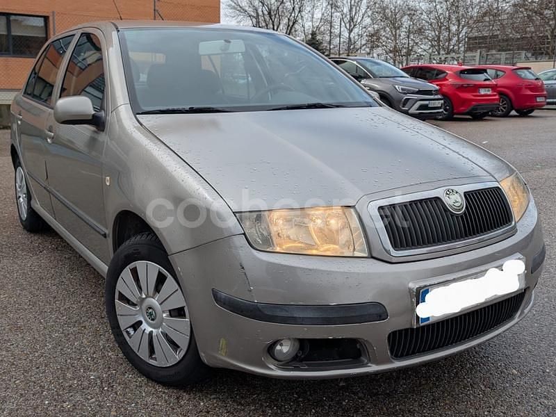 Beige Usado 2007 Skoda Fabia Berlina | 1890 € (Buen precio) - Imagen 1/4
