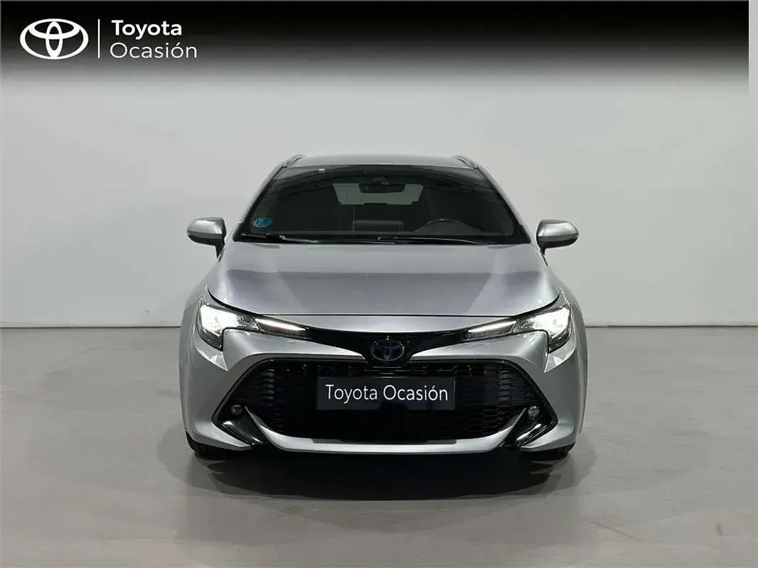 Usado Toyota Corolla Active 122 CV (89 kW) 2022 Gris / plata Familiar
