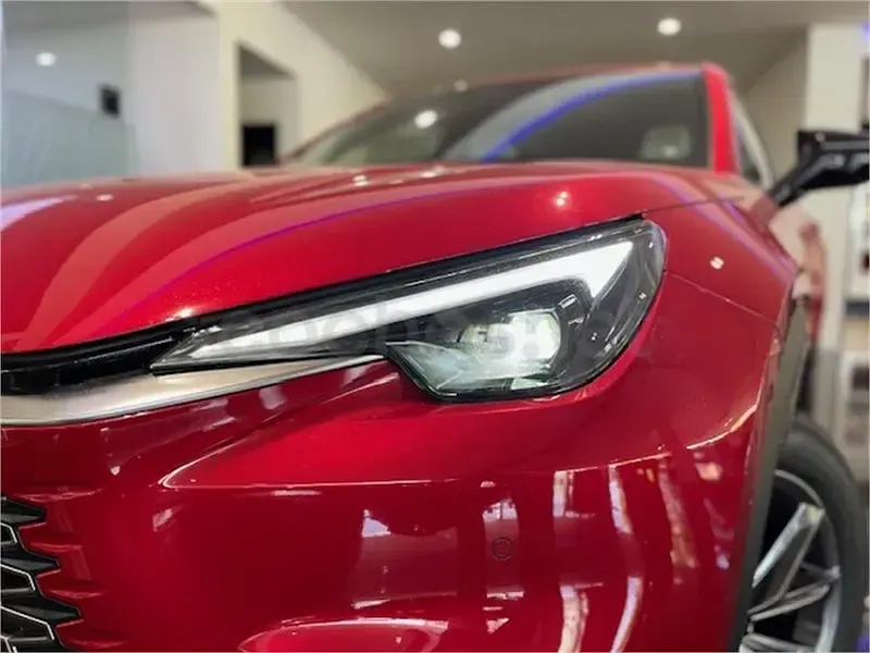 Usado Lexus LBX 136 CV (100 kW) 2026 Rojo SUV