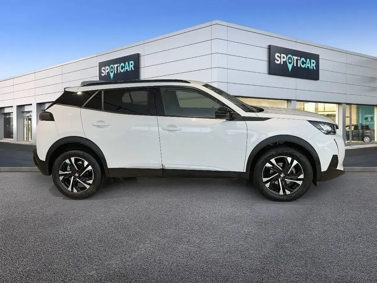 Usado Peugeot 2008 Allure 130 CV (95 kW) 2022 Blanco SUV