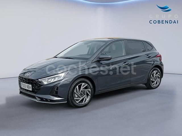 Gris / plata Usado 2025 Hyundai i20 Berlina | 19.690 € (Precio justo) - Imagen 1/4