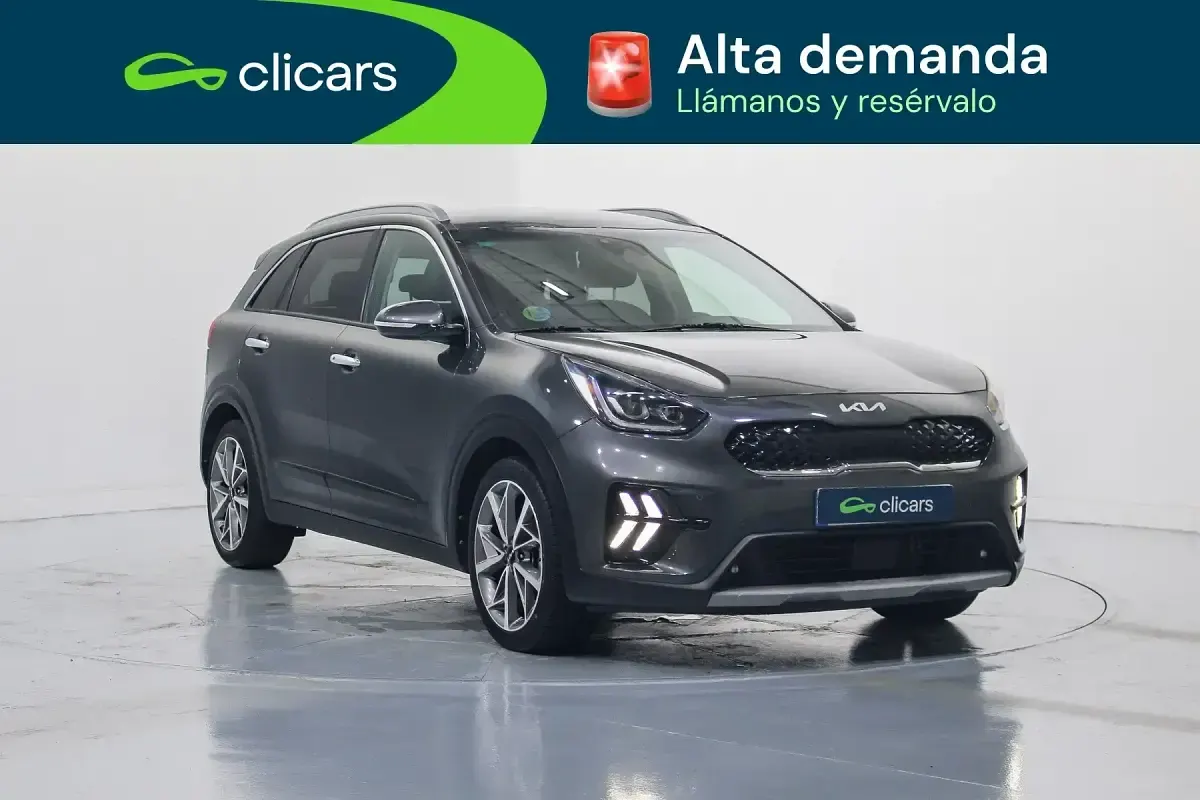 Usado Kia Niro 141 CV (103 kW) 2022 Gris / plata SUV