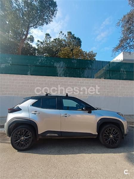 Usado Toyota Yaris Cross 116 CV (85 kW) 2022 Gris / plata SUV