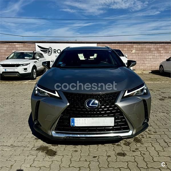 Usado Lexus UX Business Edition 184 CV (135 kW) 2019 Gris / plata SUV