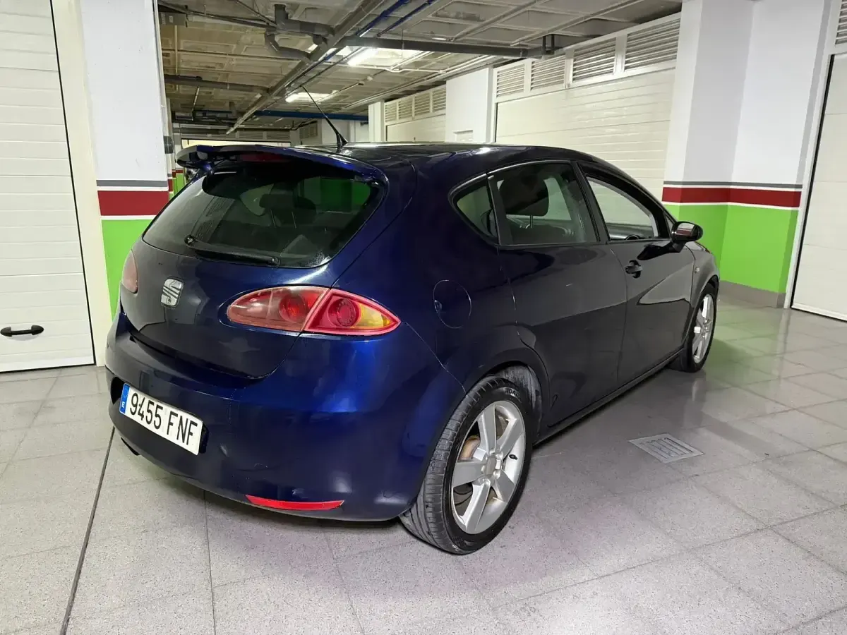 Używany Seat Leon Sport 140 KM (102 kW) 2007 Niebieski Hatchback