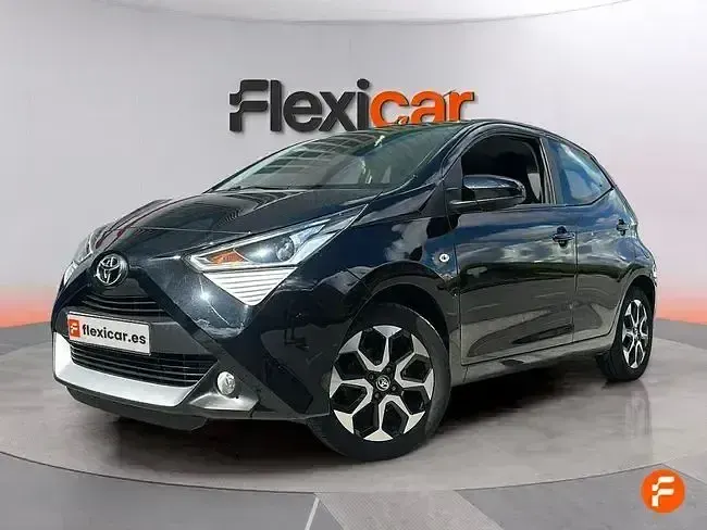 Używany Toyota Aygo X-play 72 KM (52 kW) 2019 Czarny Hatchback