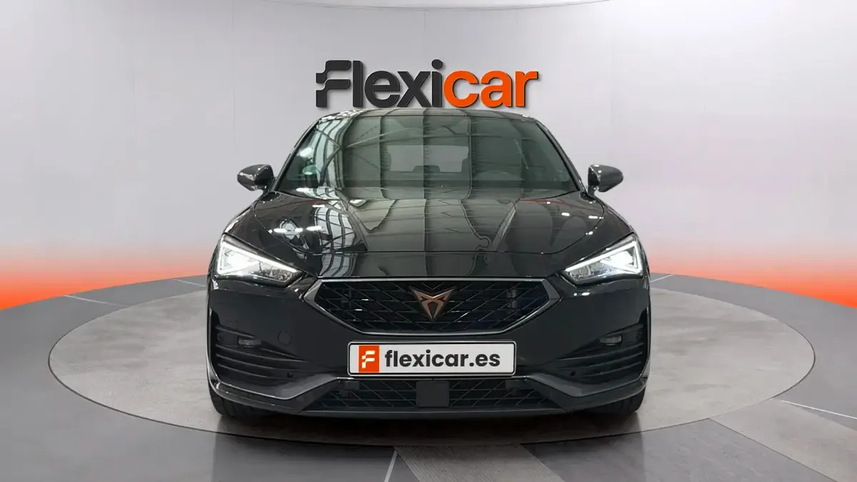 Usado Cupra Leon 150 CV (110 kW) 2023 Negro Berlina