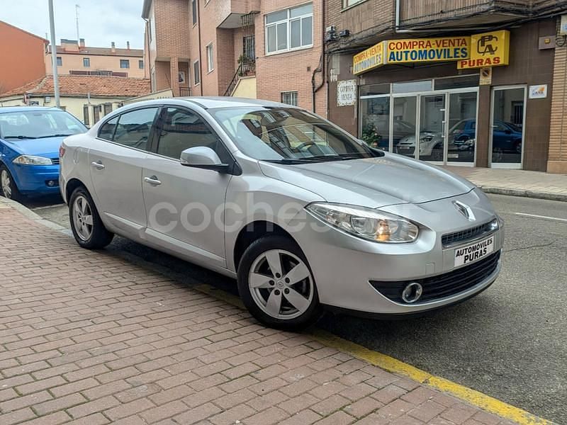 Gris / plata Usado 2010 Renault Fluence Dynamique Berlina | 8900 € (Caro) - Imagen 1/4