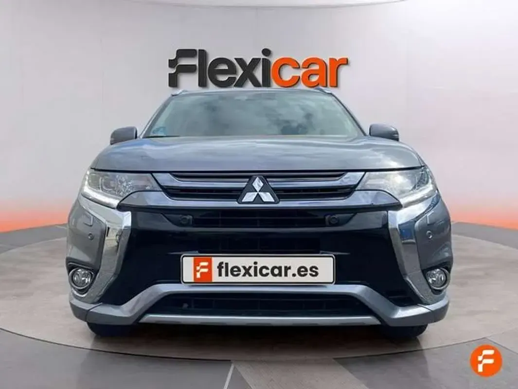 Usado Mitsubishi Outlander P-HEV 203 CV (149 kW) 2017 Gris SUV