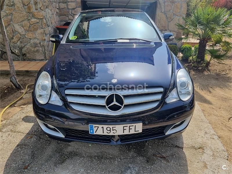 Usado Mercedes R320 224 CV (164 kW) 2006 Azul Monovolumen