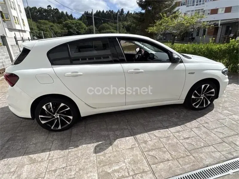 Usado Fiat Tipo 120 CV (88 kW) 2017 Blanco Berlina