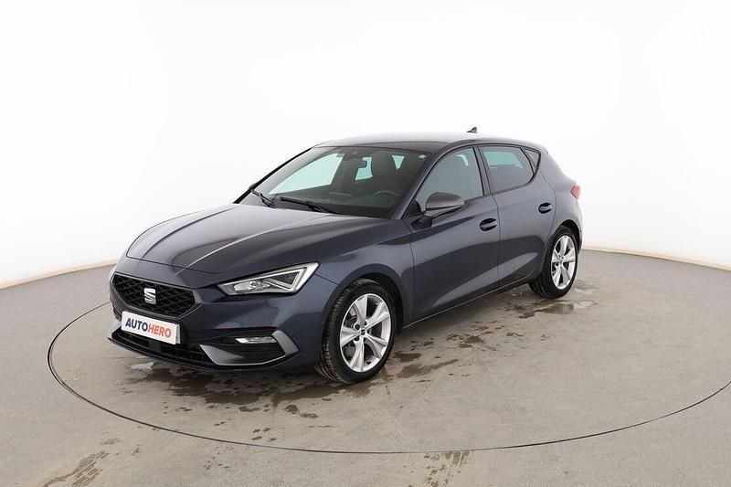 Usado Seat Leon FR 150 CV (110 kW) 2020 Gris Berlina