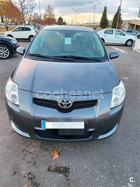 Gris / plata Usado 2007 Toyota Auris Sol Berlina | 4000 € (Precio justo) - Imagen 1/4