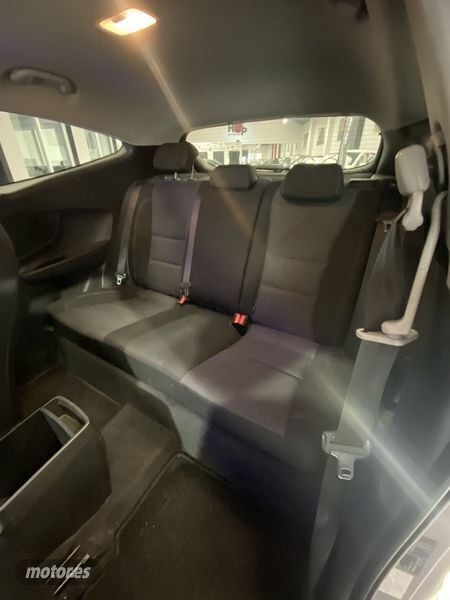 Usado Hyundai i20 110 CV (80 kW) 2013 Gris Berlina