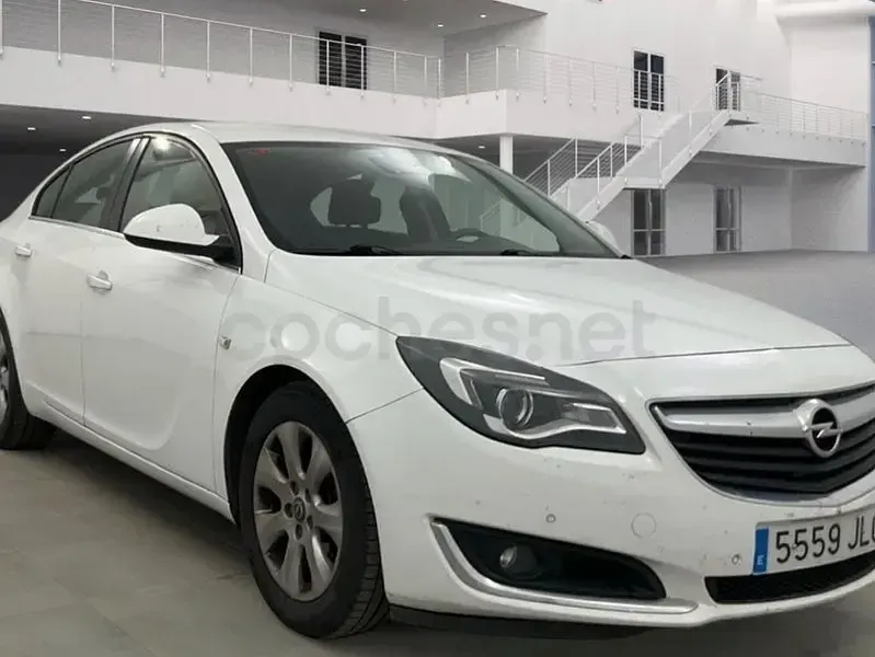 Usado Opel Insignia Business 136 CV (100 kW) 2017 Blanco Berlina