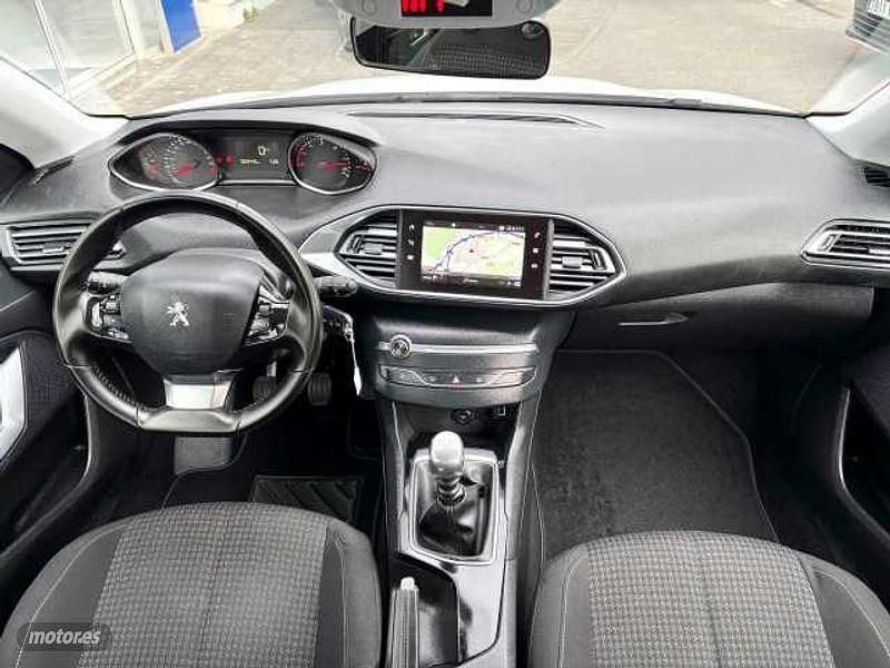 Usado Peugeot 308 Active 131 CV (96 kW) 2018 Blanco Utilitario