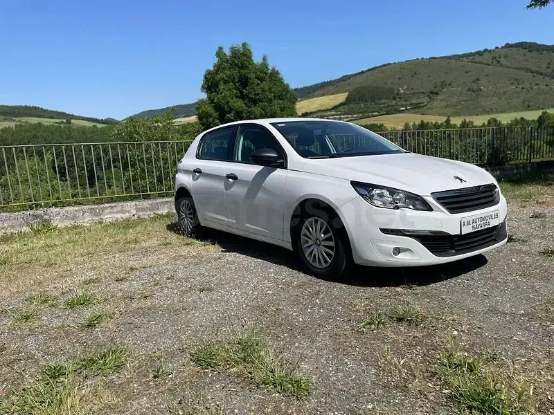 Usado Peugeot 308 Access 92 CV (67 kW) 2013 Blanco Berlina