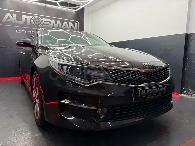 Usado Kia Optima 141 CV (103 kW) 2017 Gris / plata Berlina