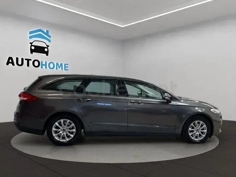 Usado Ford Mondeo Trend 150 CV (110 kW) 2019 Azul Familiar
