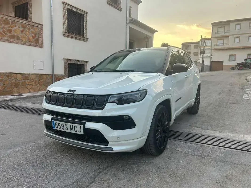 Usado Jeep Compass 131 CV (96 kW) 2022 Blanco SUV