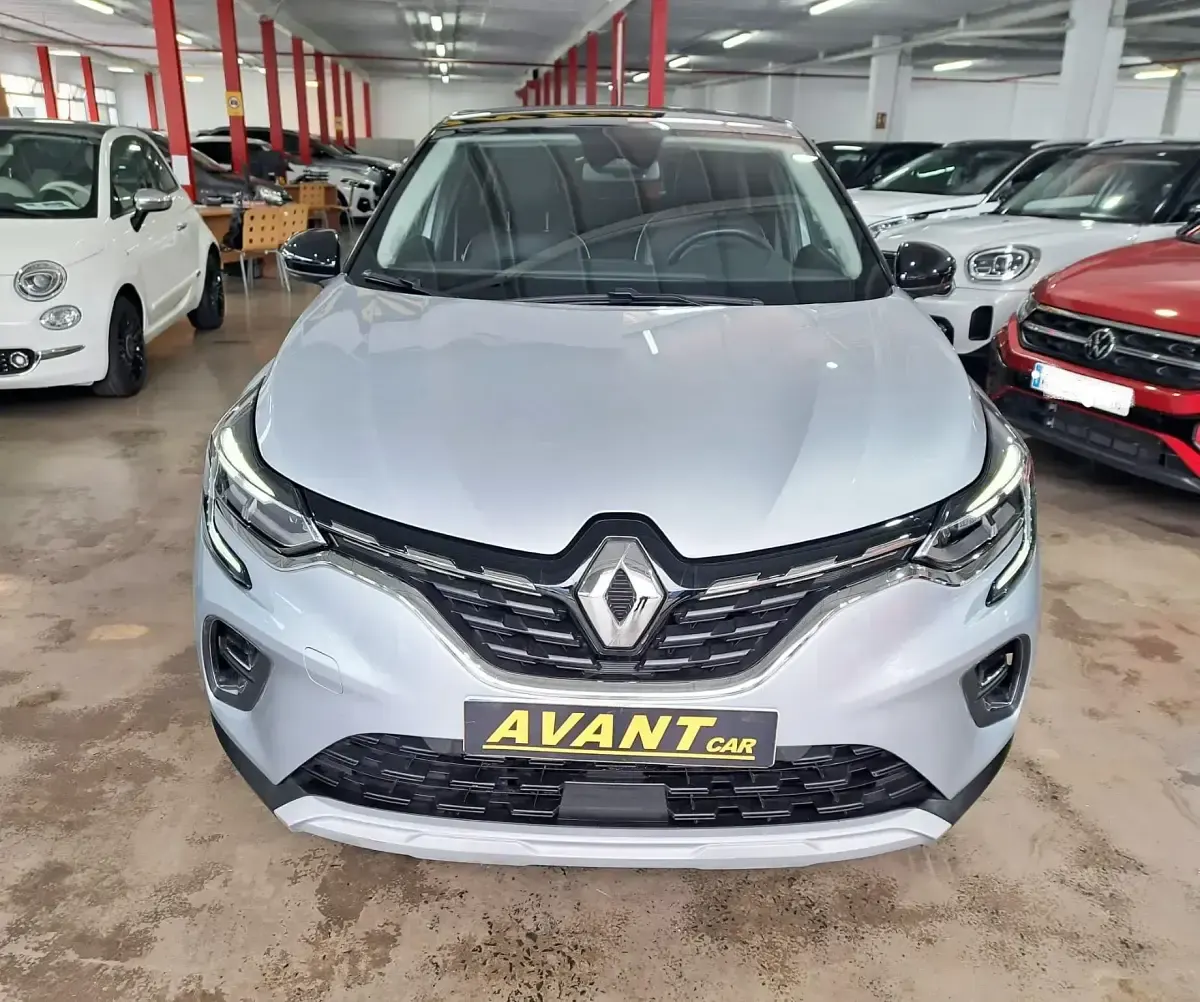 Usado Renault Captur Zen 160 CV (117 kW) 2022 Gris / plata SUV