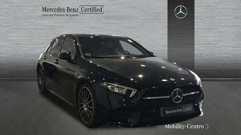 Usado Mercedes A180 109 CV (80 kW) 2021 Negro Utilitario