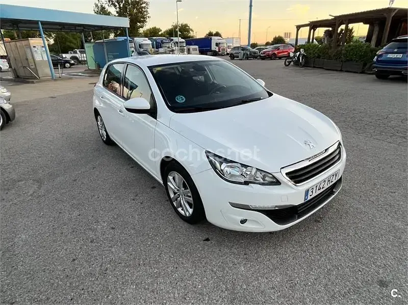 Usado Peugeot 308 Access 82 CV (60 kW) 2014 Blanco Berlina