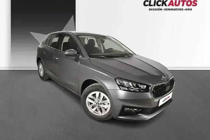 Usado Skoda Fabia Selection 115 CV (84 kW) 2025 Plata Utilitario