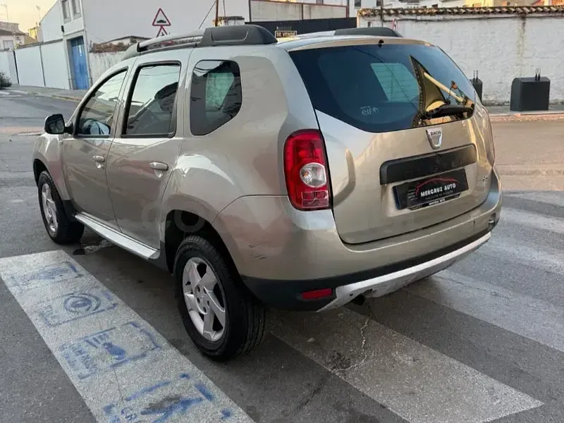 Usado Dacia Duster Lauréate 107 CV (78 kW) 2012 Beige SUV