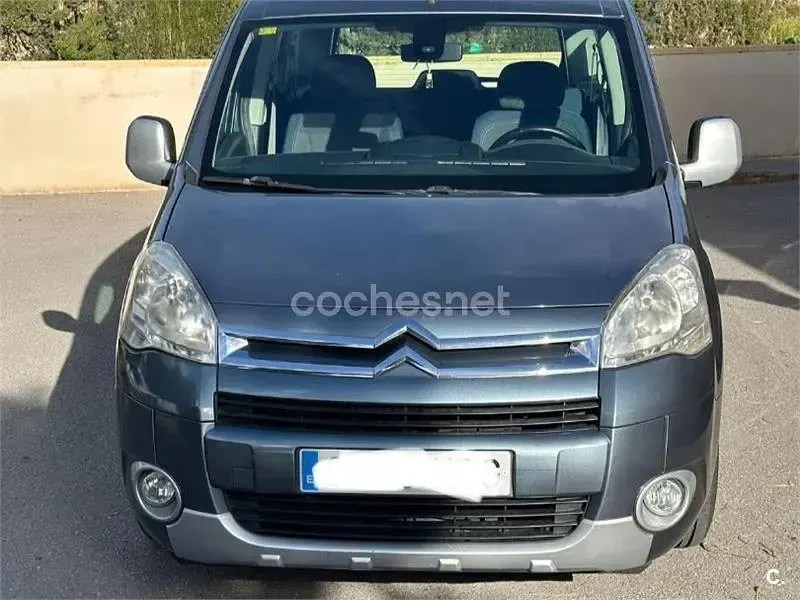 Usado Citroën Berlingo XTR 92 CV (67 kW) 2011 Gris / plata Monovolumen