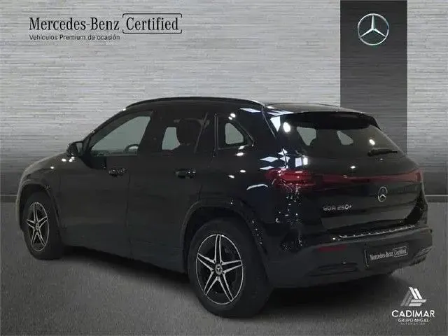 Usado Mercedes EQA250 139 kW (190 CV) 2024 Negro cosmos SUV