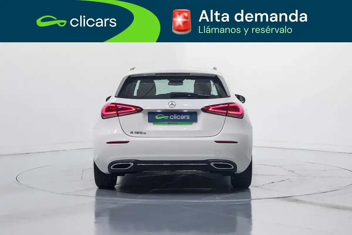 Usado Mercedes A180 116 CV (85 kW) 2021 Blanco Berlina