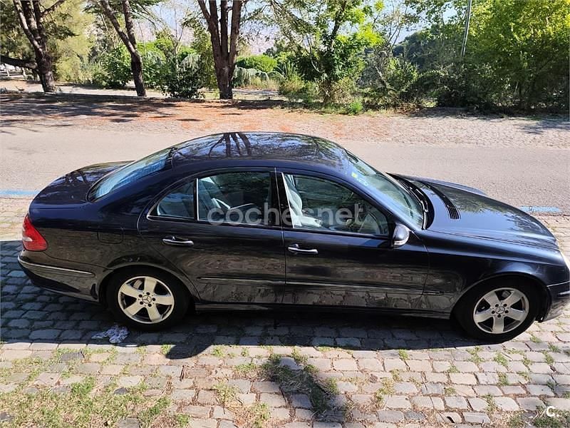 Azul Usado 2006 Mercedes E220 Avantgarde Berlina | 8000 € (Precio justo) - Imagen 1/4