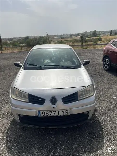 Usado Renault Mégane II Extreme 105 CV (77 kW) 2007 Gris / plata Berlina